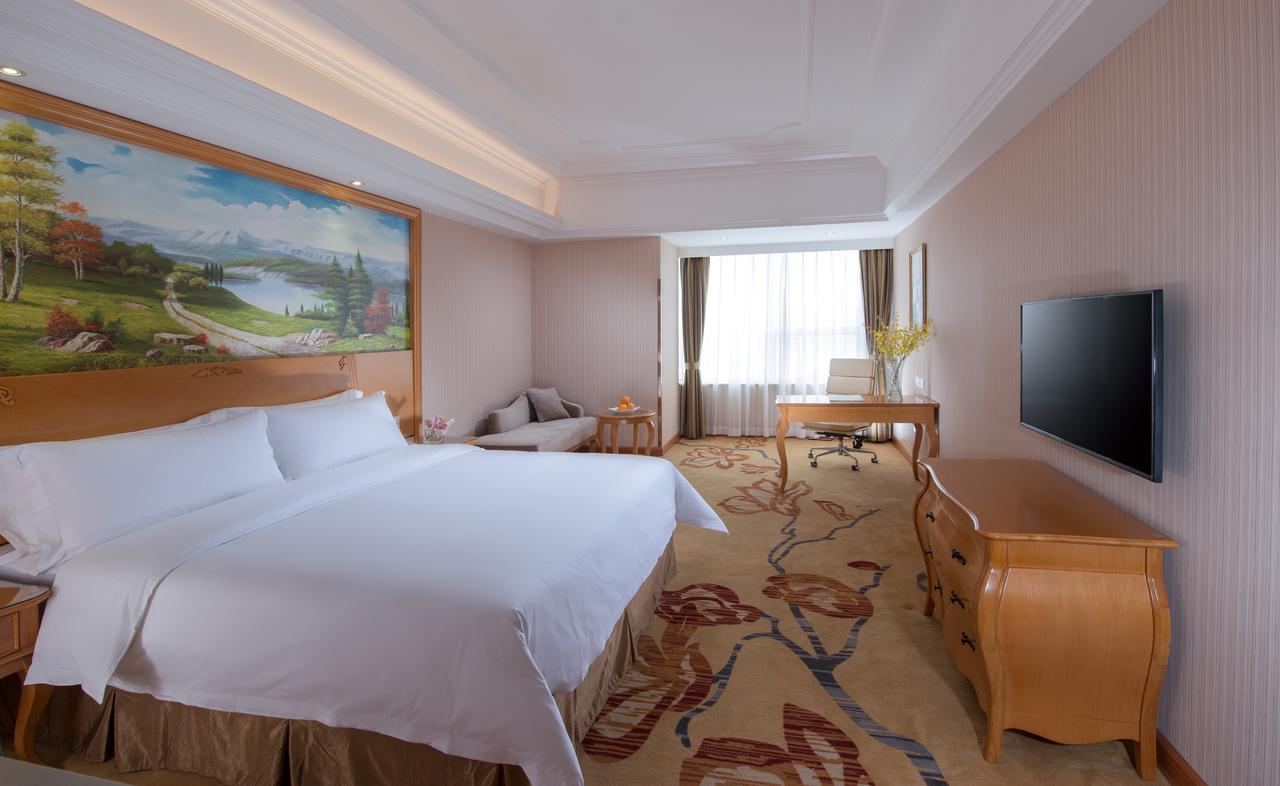 Vienna 3 Best Hotel Meilong Road Shenzhen Exteriör bild